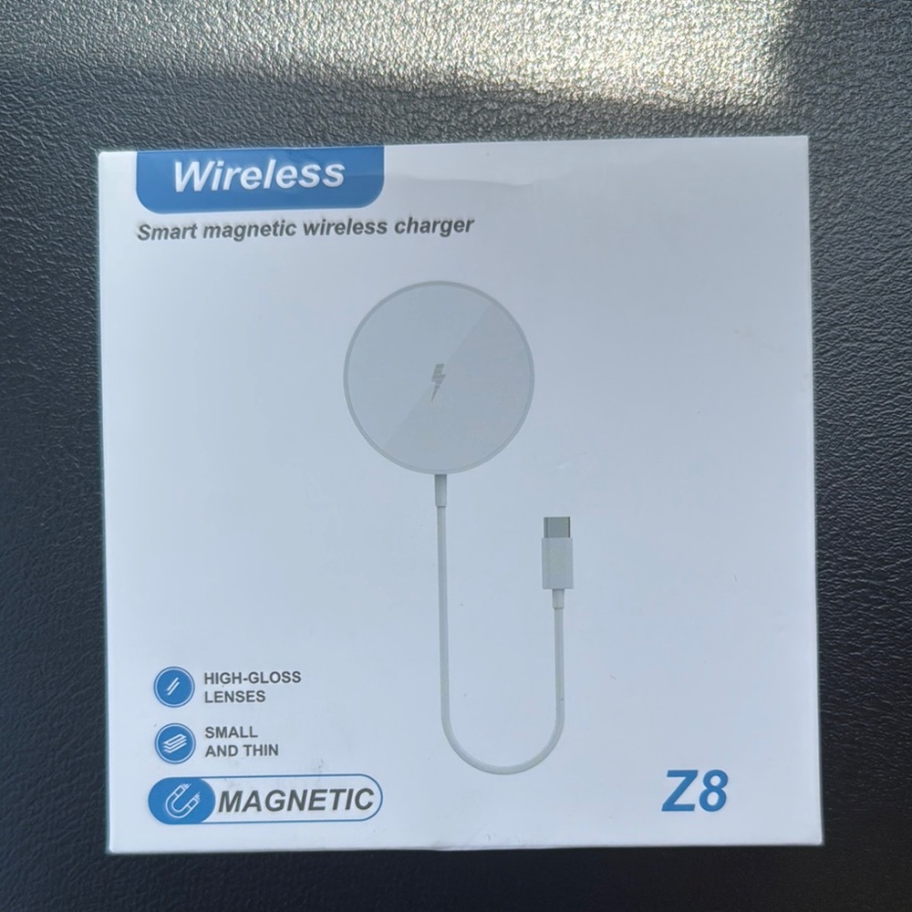 Wireless Magnetic Charger Z8
